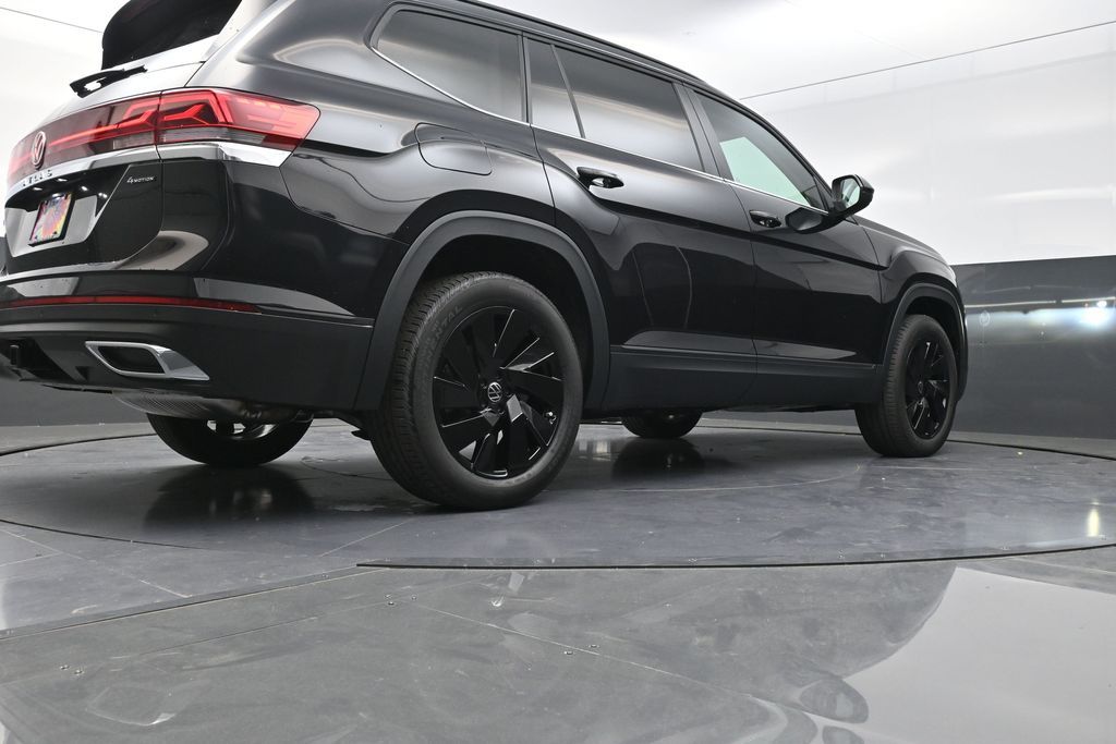 2025 Volkswagen Atlas SE Technology photo 23