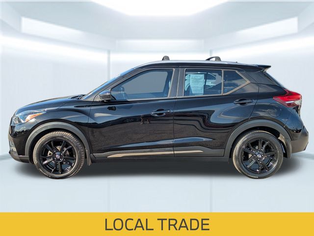 2020 Nissan Kicks SR photo 2