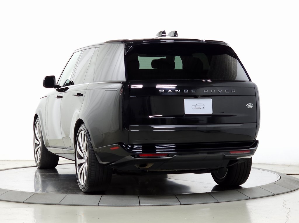 2023 Land Rover Range Rover SE photo 2