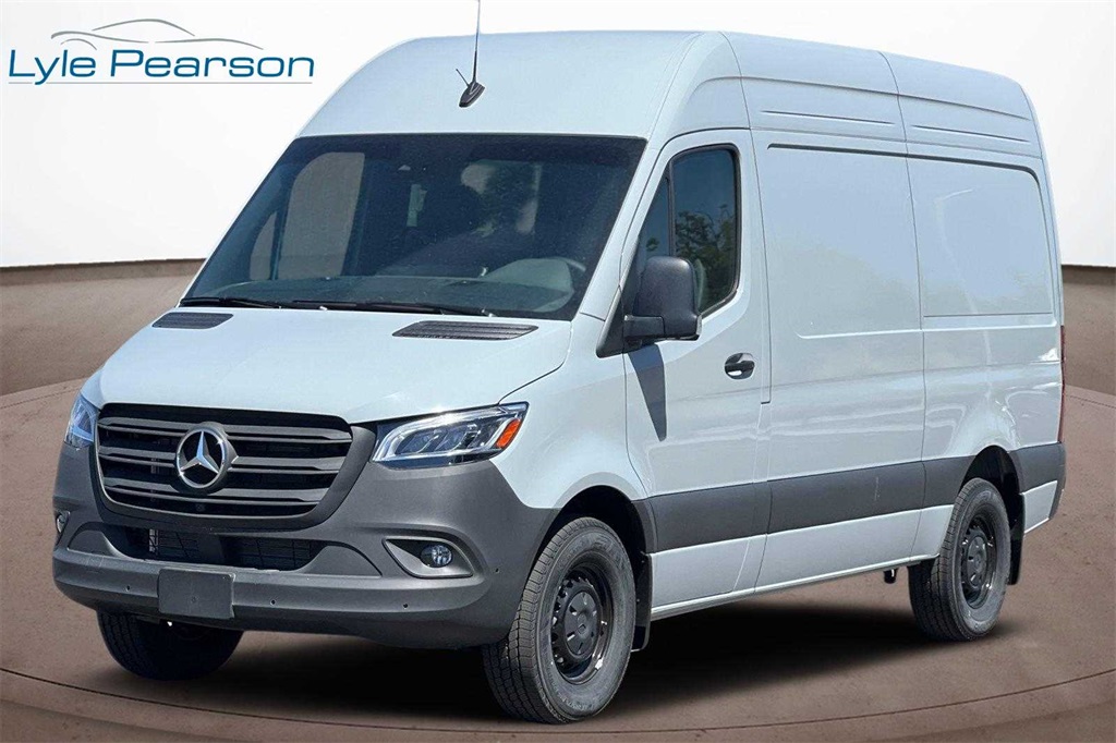 2024 Mercedes-Benz Sprinter Crew Van Base's photo