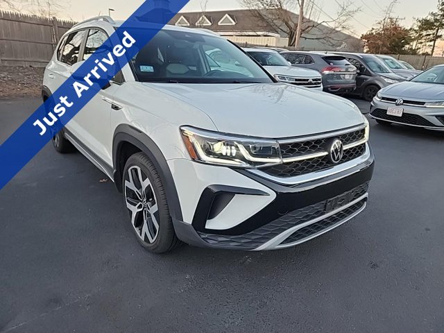 2022 Volkswagen Taos SEL's photo