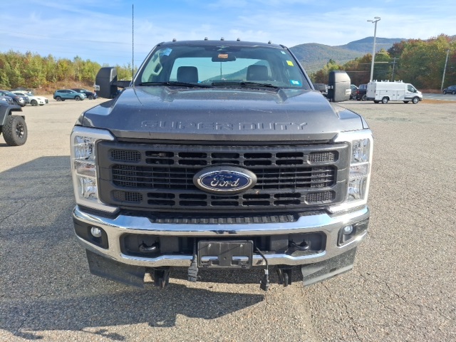 2023 Ford F-350 photo 8