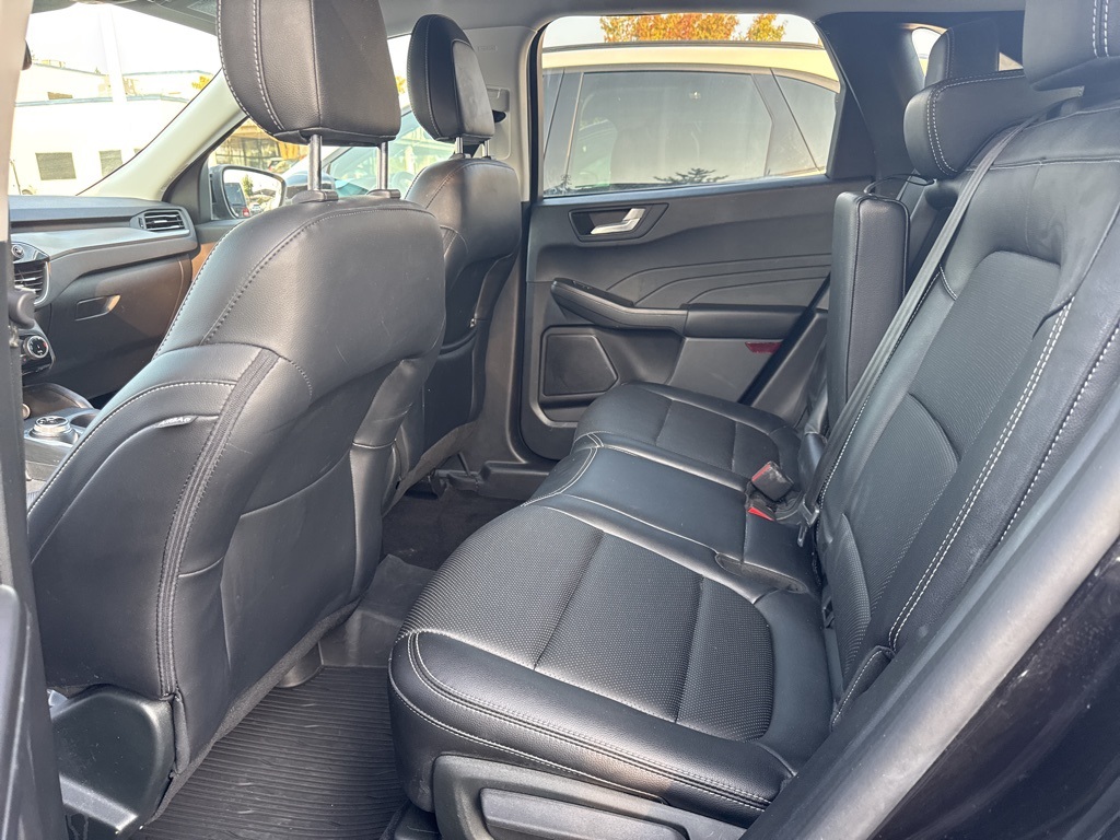 2022 Ford Escape Hybrid Titanium photo 6