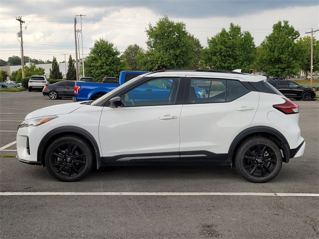 2023 Nissan Kicks SR photo 5