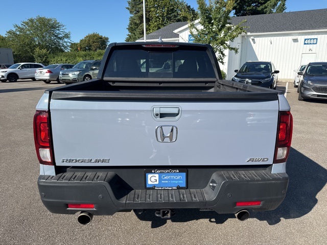 2023 Honda Ridgeline Black Edition photo 7