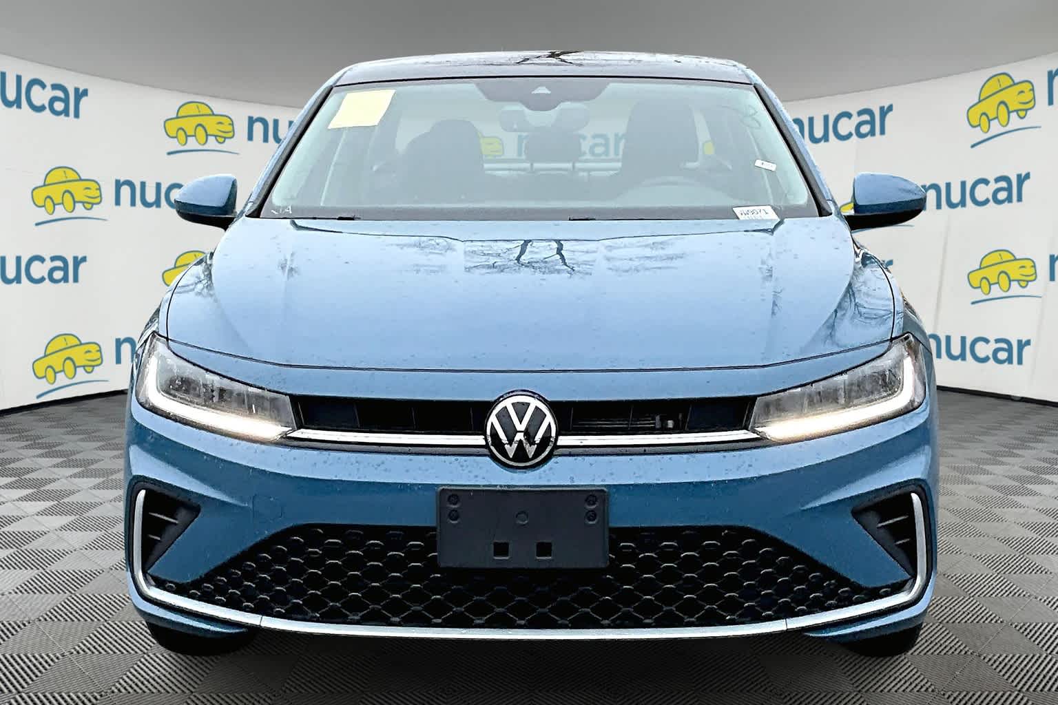 2025 Volkswagen Jetta SE photo 2