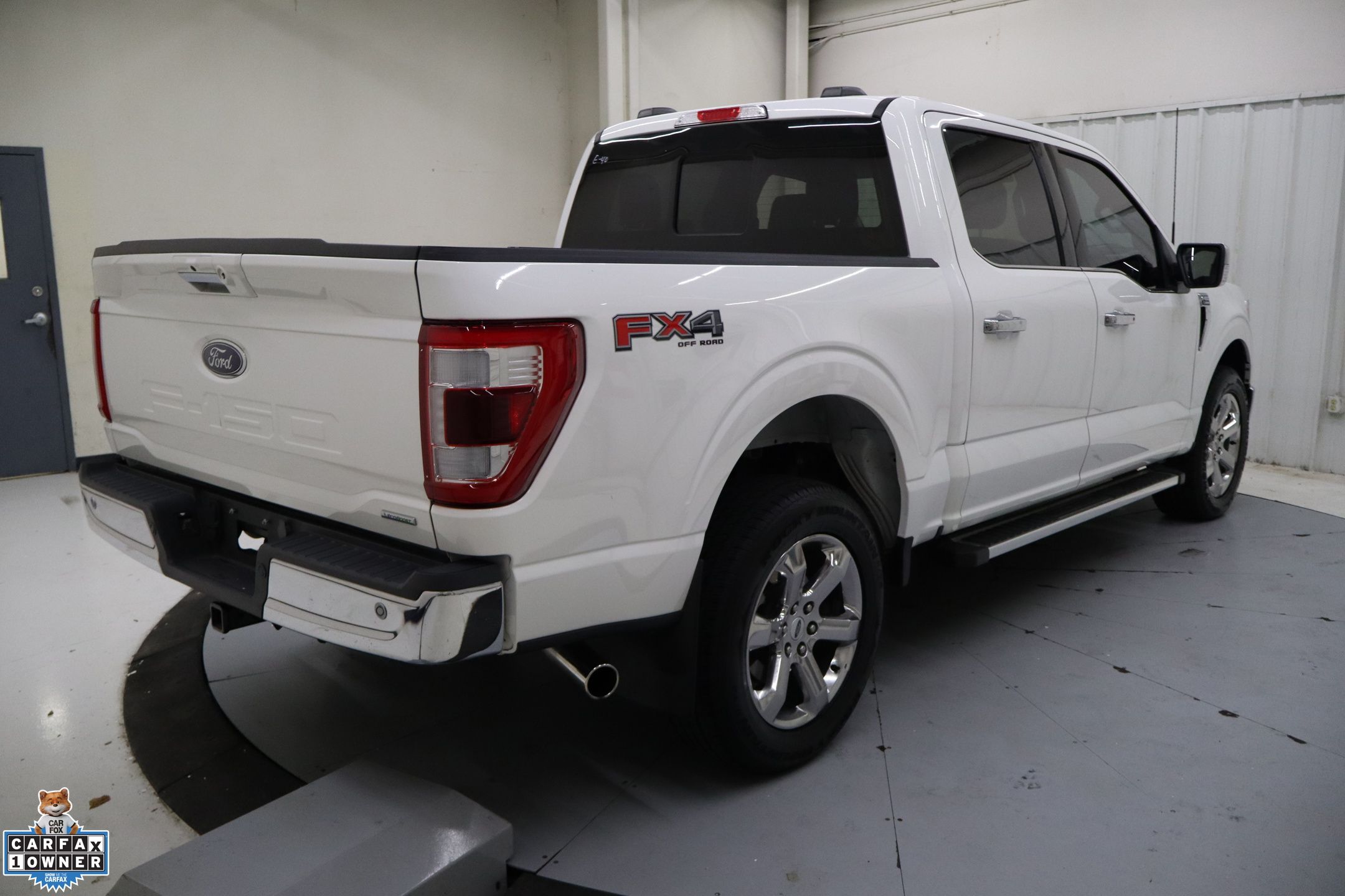 2023 Ford F-150 Lariat photo 2