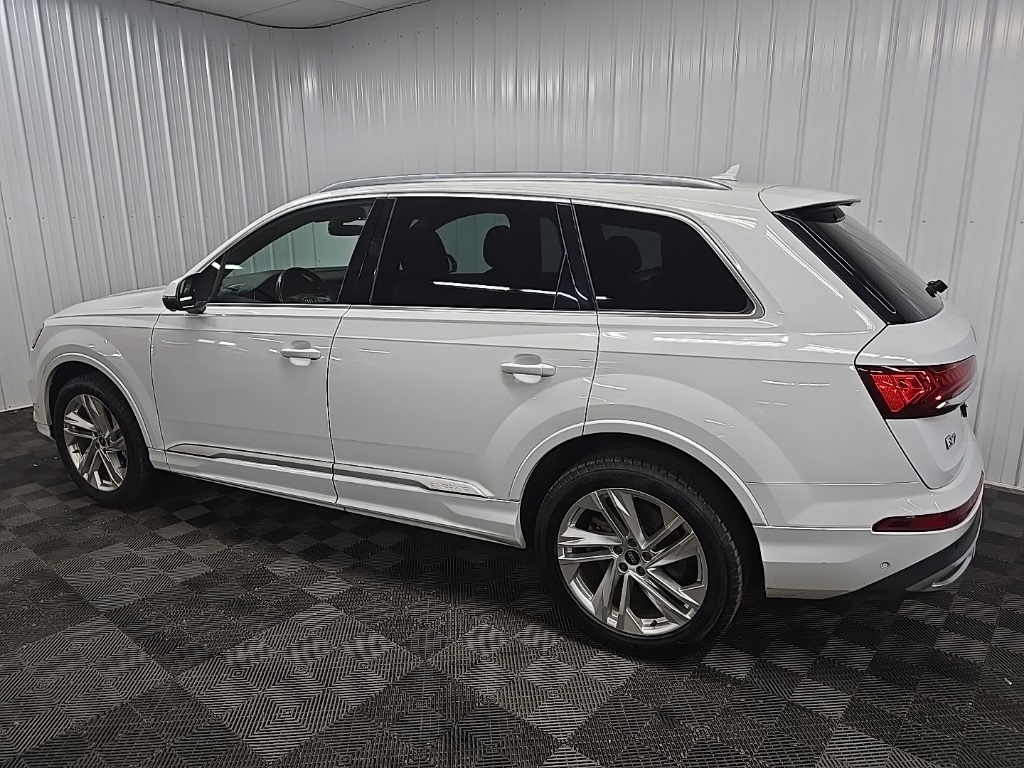 2021 Audi Q7 55 Premium photo 4