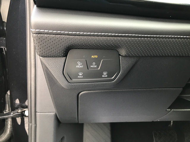 2026 Volkswagen Atlas SE Technology photo 15