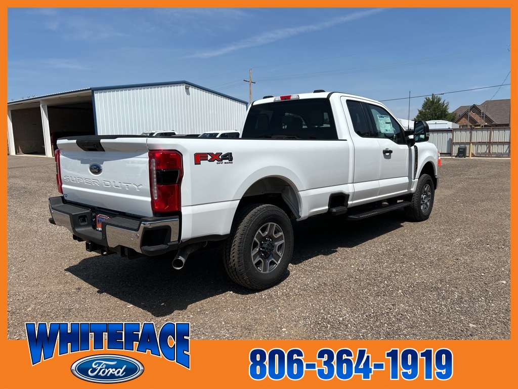 2025 Ford F-350 XLT photo 6