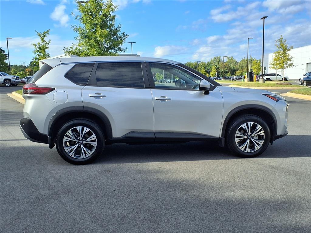 2023 Nissan Rogue SV photo 18