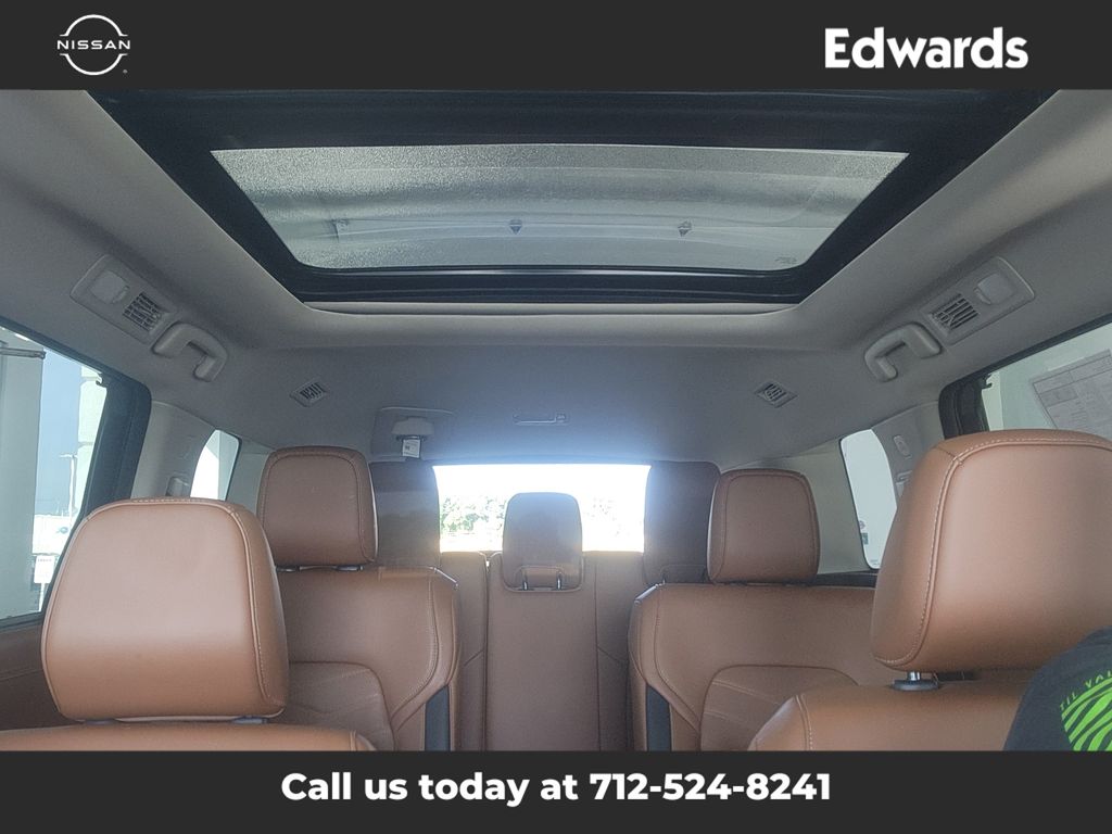 2023 Nissan Pathfinder Platinum photo 31