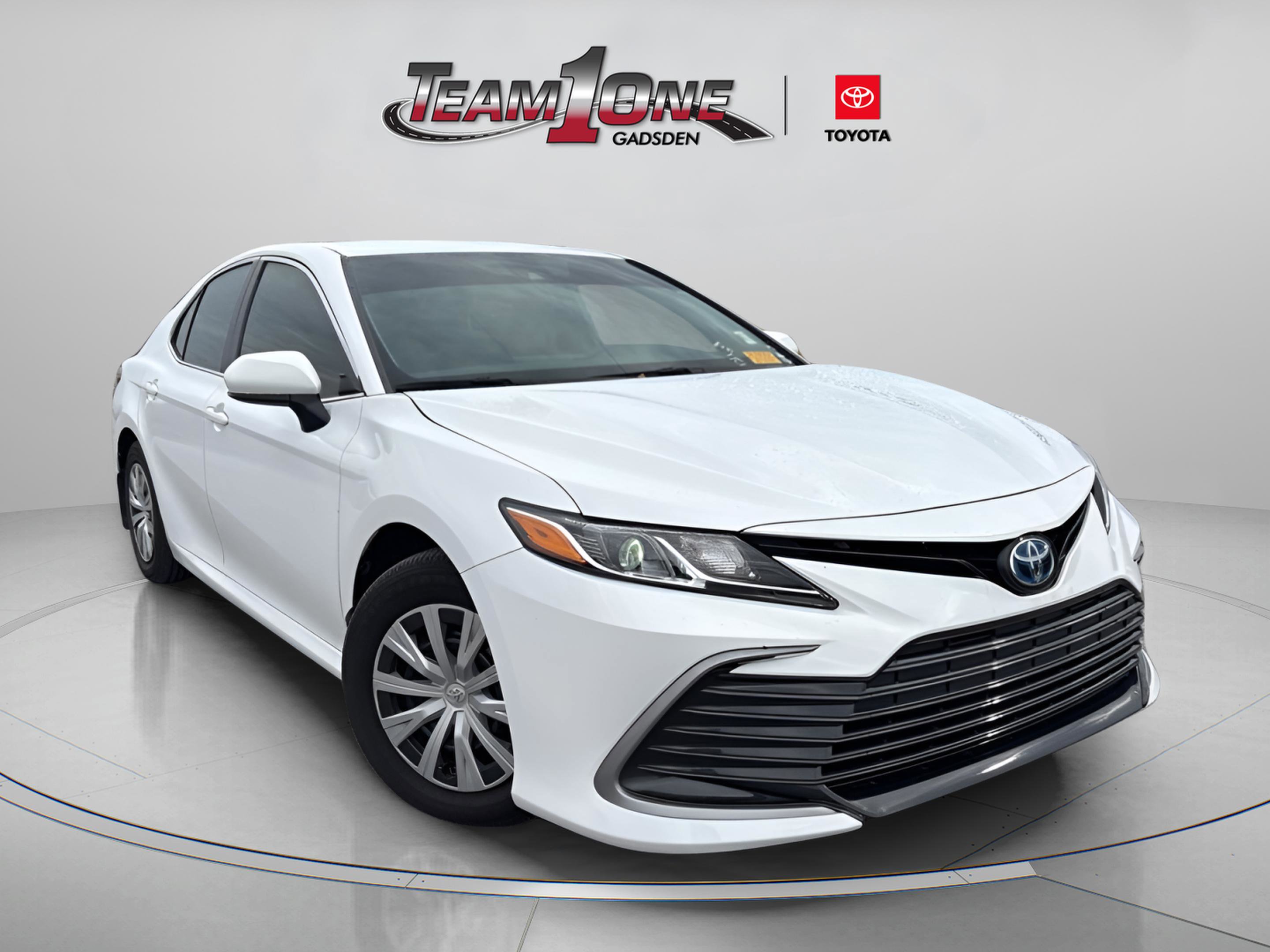 2024 Toyota Camry LE's photo