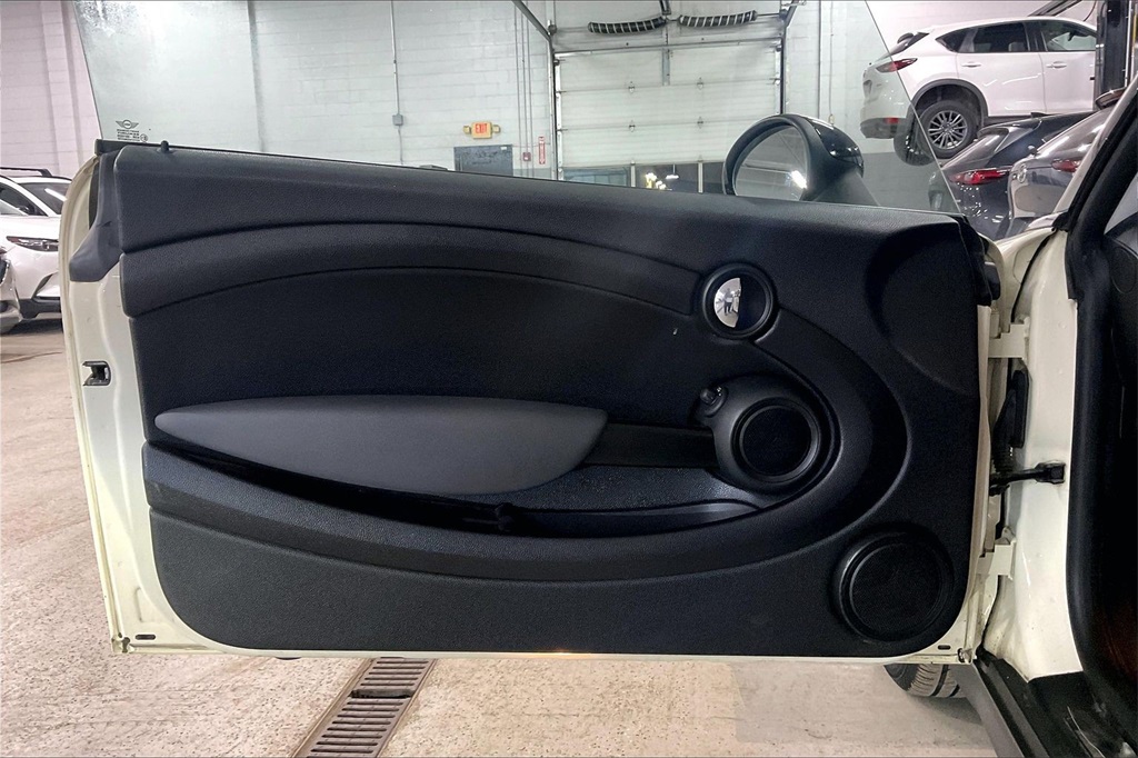 2010 MINI COOPER - Image 19