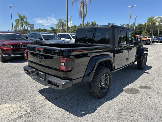 2025 Jeep Gladiator Sport S photo 4