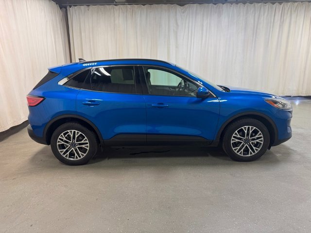 2020 Ford Escape SEL photo 2