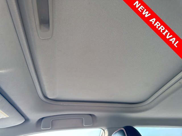2016 Toyota Camry XSE photo 14