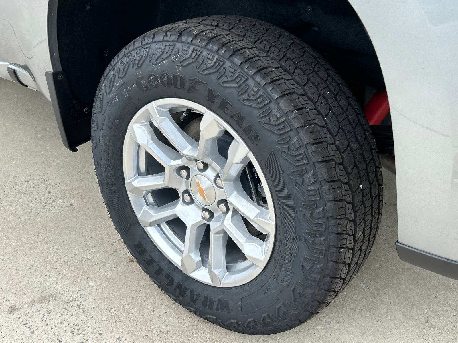 2025 Chevrolet Silverado 1500 LT photo 11