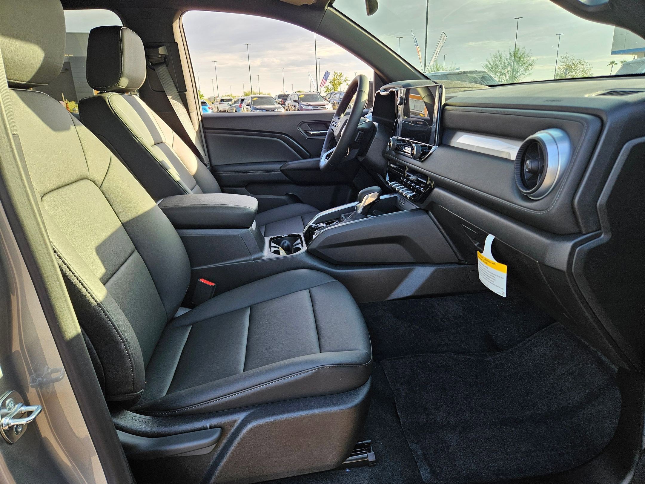 2026 Chevrolet Colorado LT photo 18