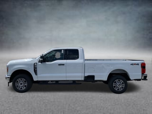 2025 Ford F-350 photo 4