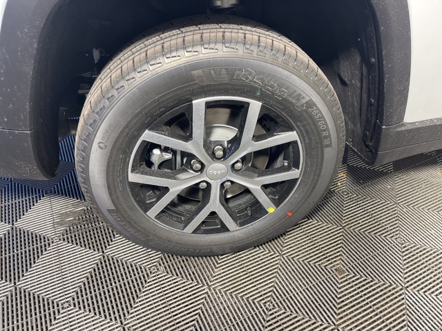 2025 Jeep Grand Cherokee Limited photo 4