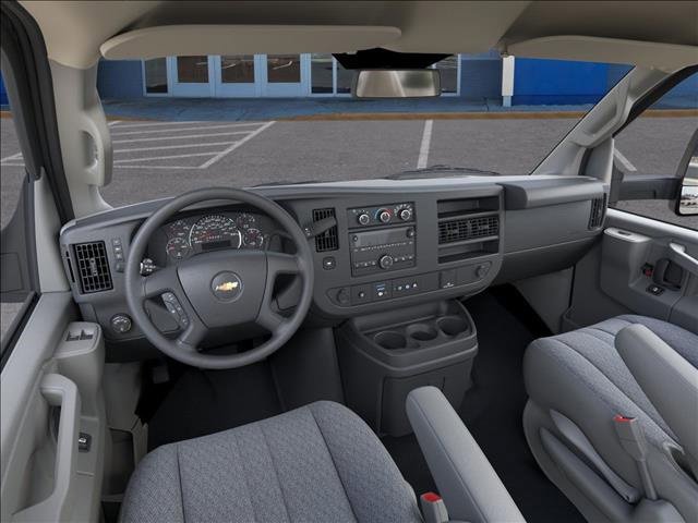 2025 Chevrolet Express Cutaway 3500 photo 12