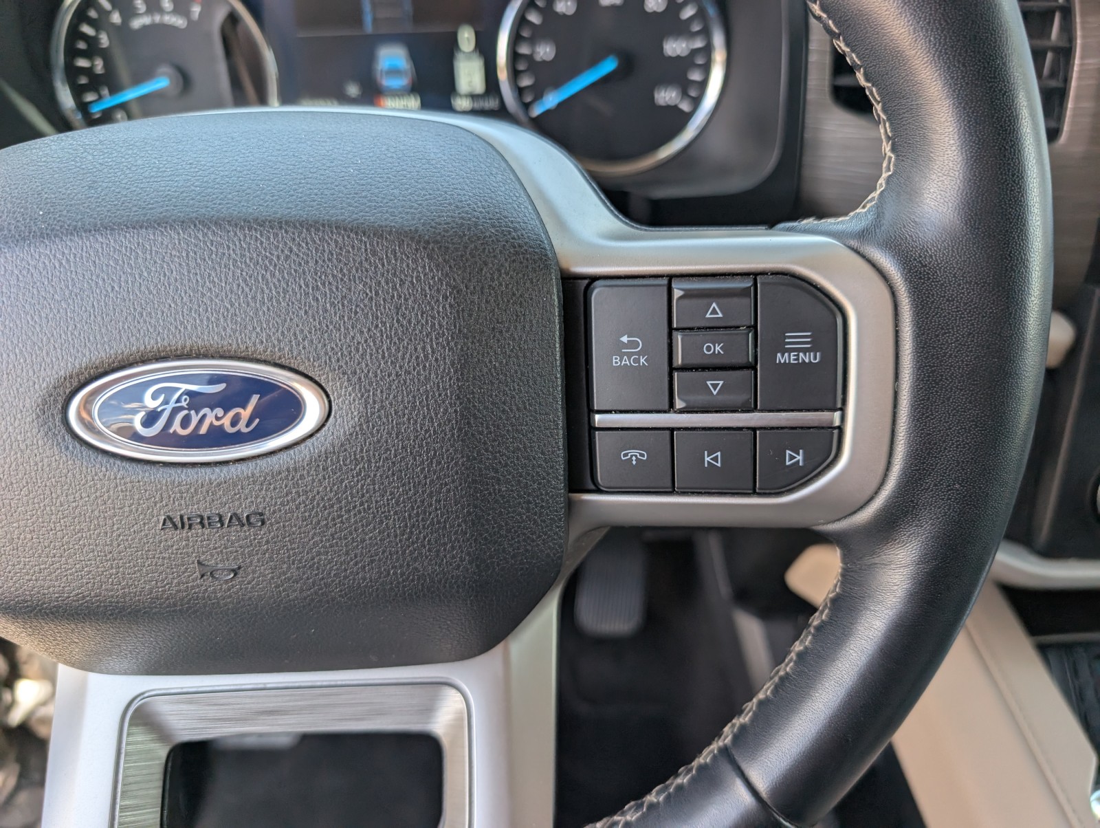 Used 2023 BLACK Ford Limited image 18