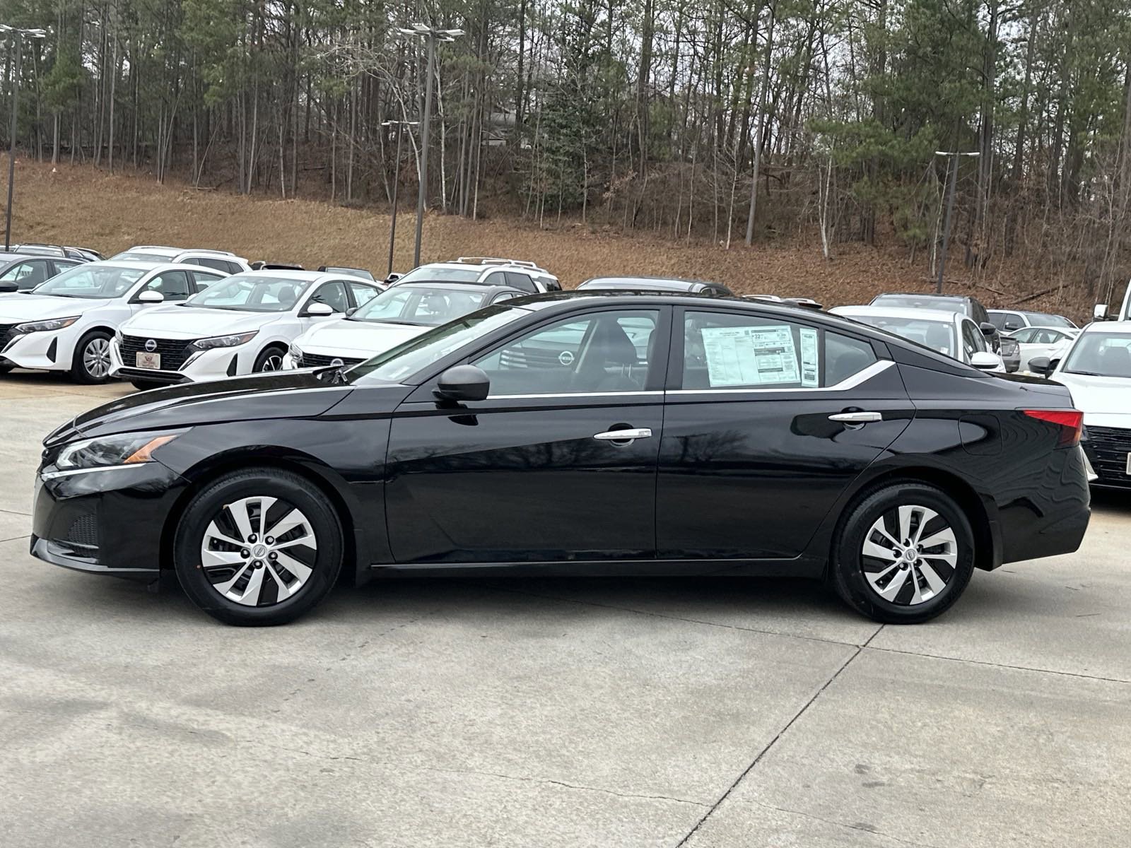 2025 Nissan Altima S photo 4