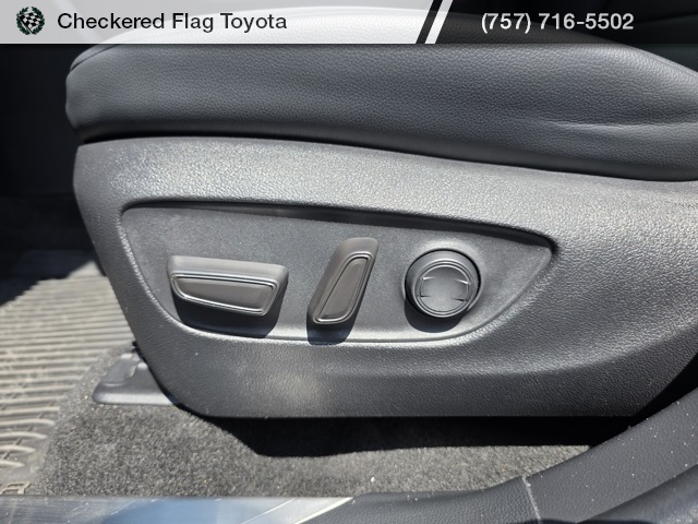 2023 Toyota Highlander XLE photo 19