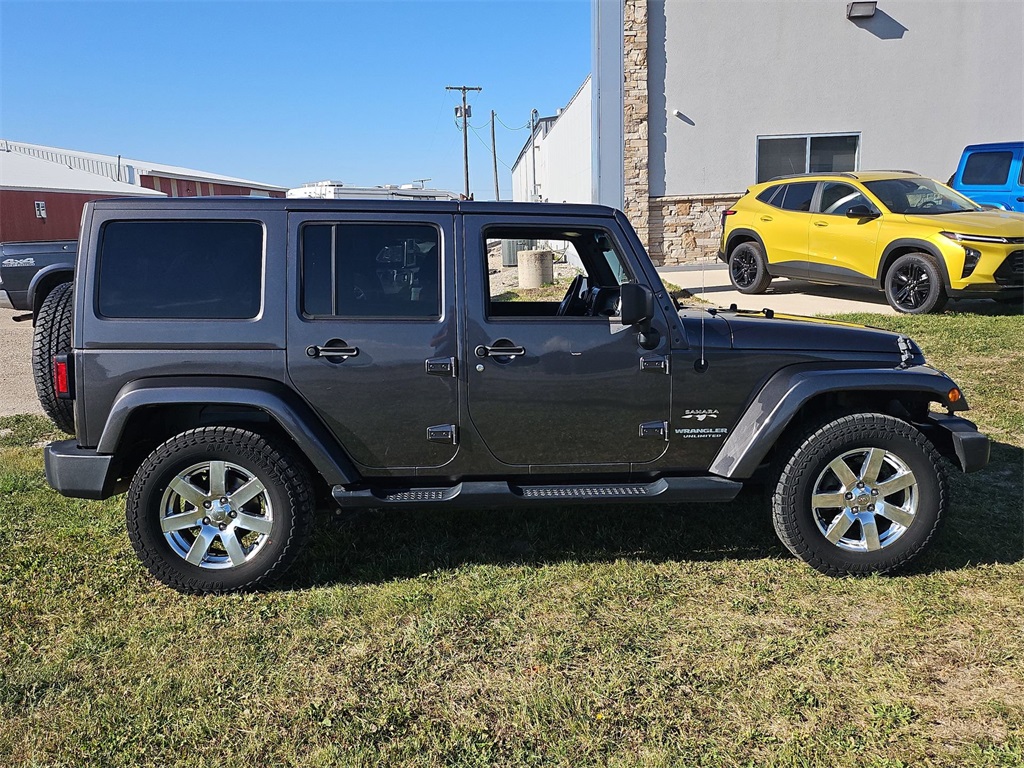 2016 Jeep Wrangler Unlimited Sahara photo 11