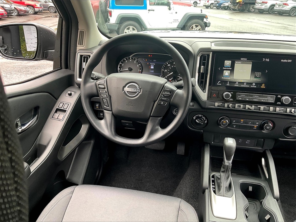 2025 Nissan Frontier SV photo 16