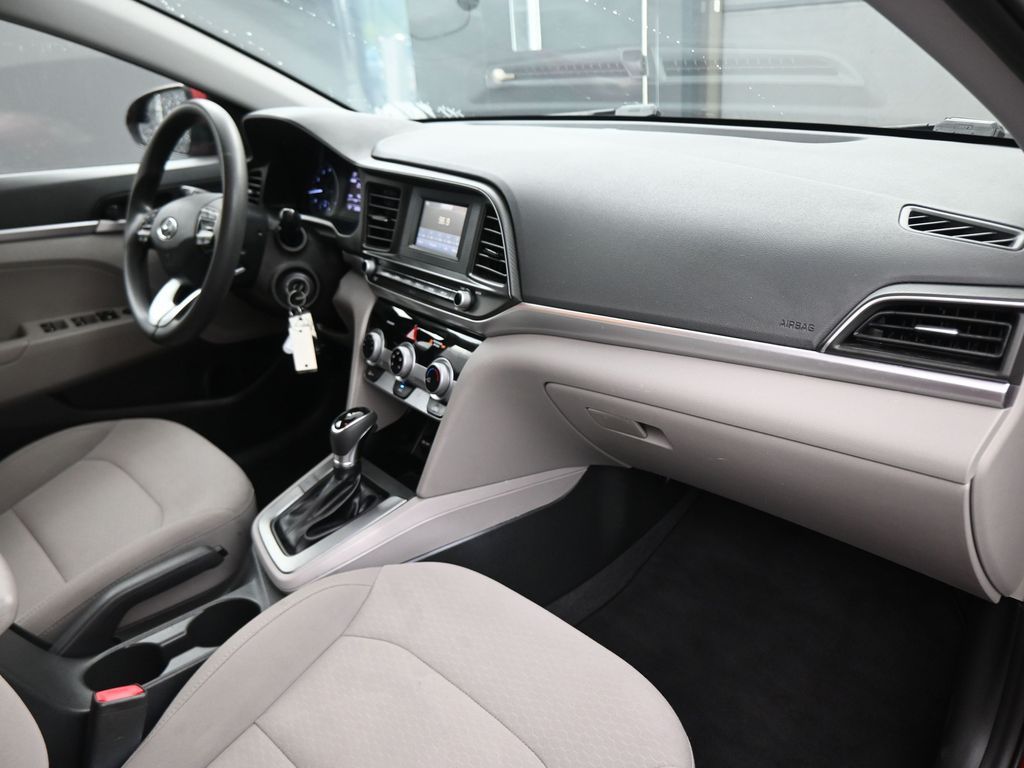 2019 Hyundai Elantra SE photo 43
