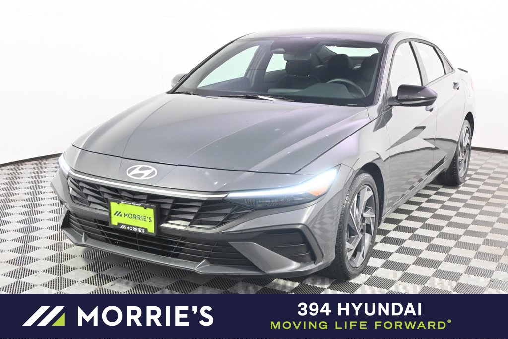 2025 Hyundai Elantra SEL's photo
