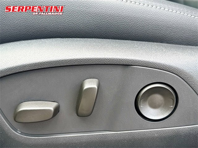 2026 Chevrolet Traverse photo 14
