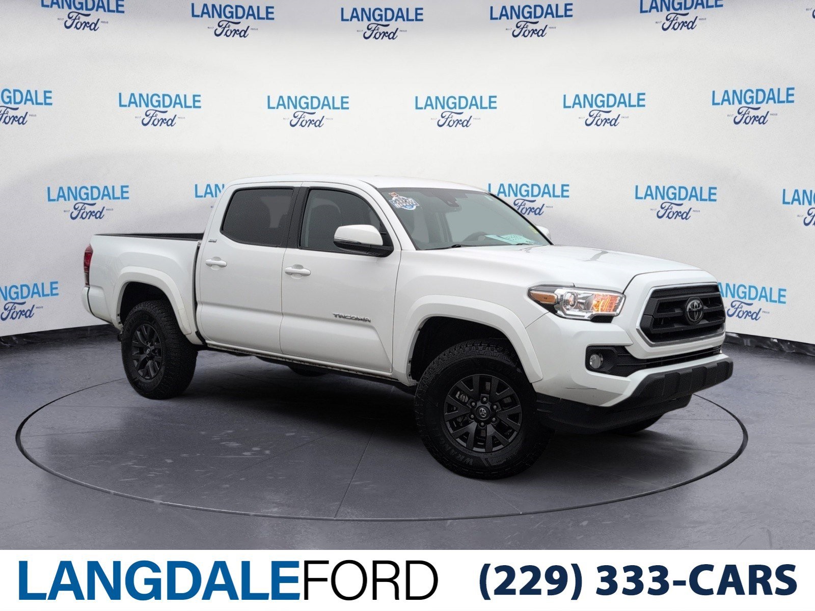 2023 Toyota Tacoma SR5's photo