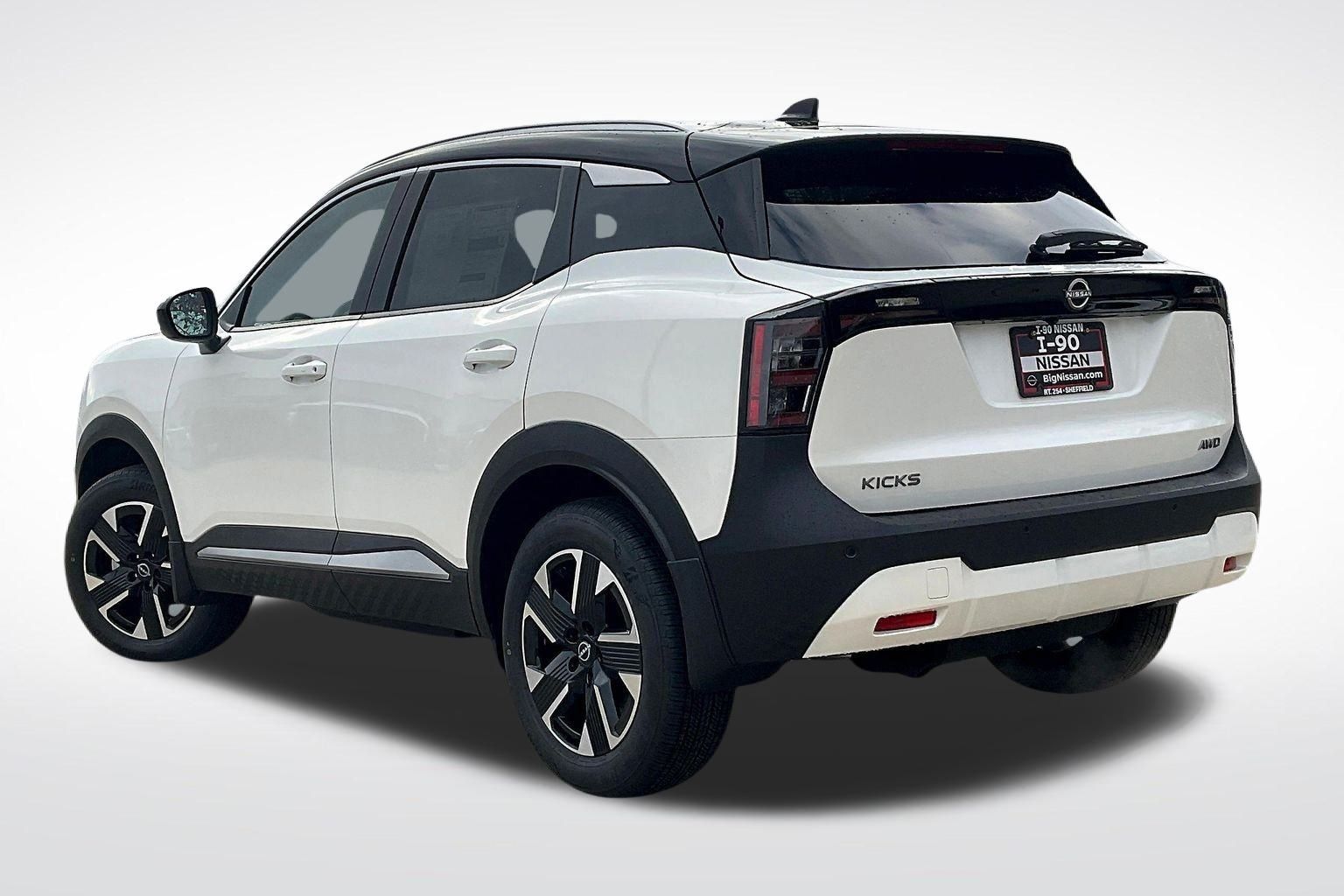 2026 Nissan Kicks SV photo 3