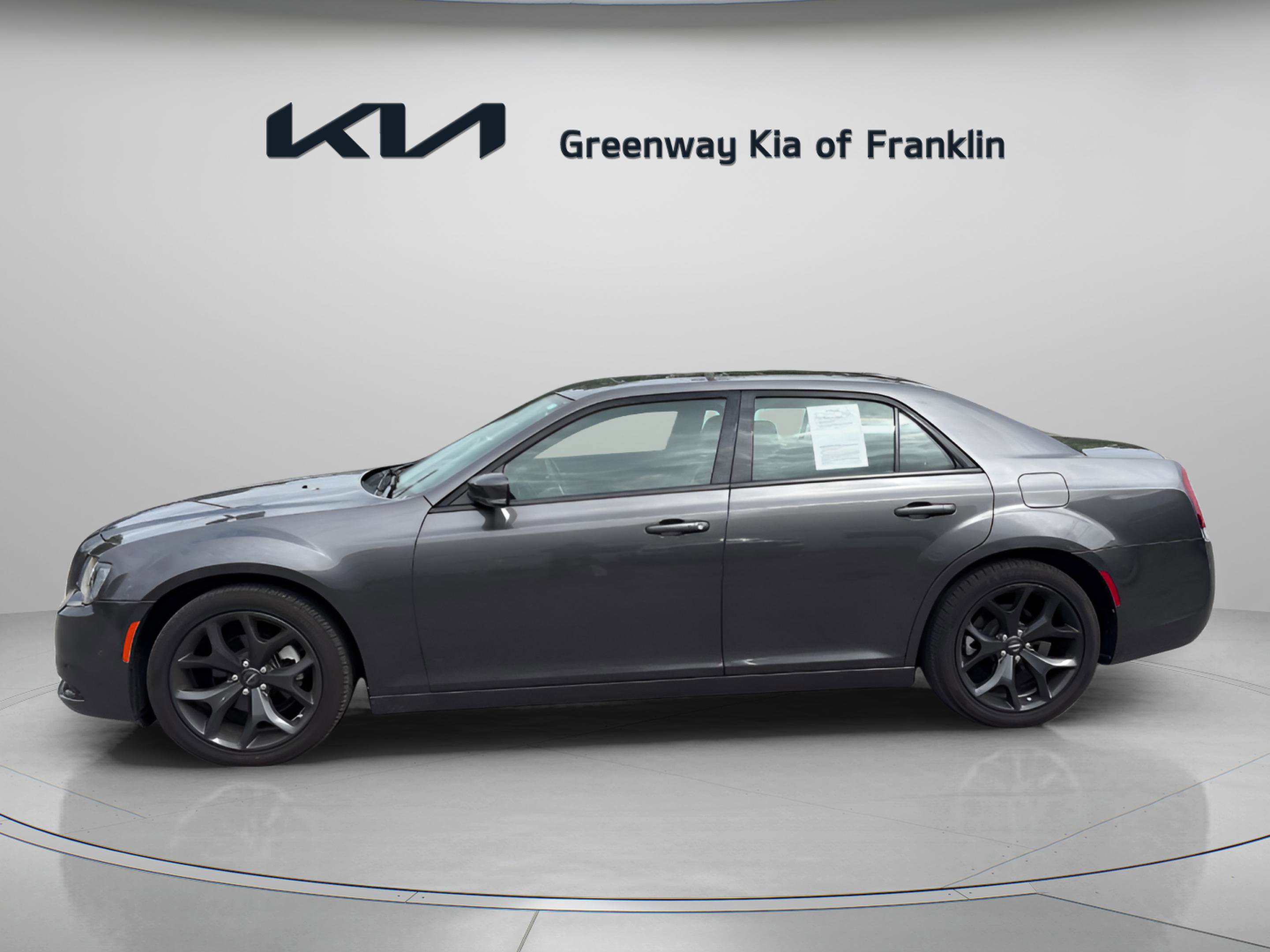 2022 Chrysler 300 S photo 3