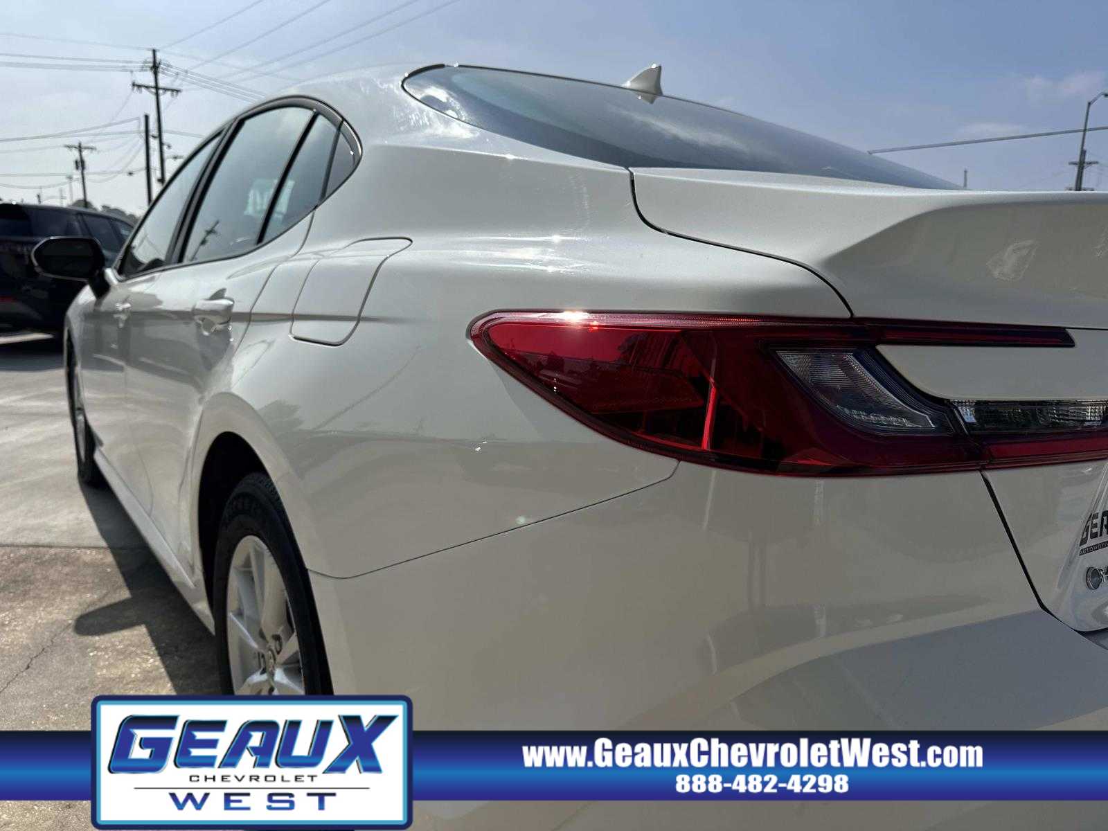 2025 Toyota Camry LE photo 4