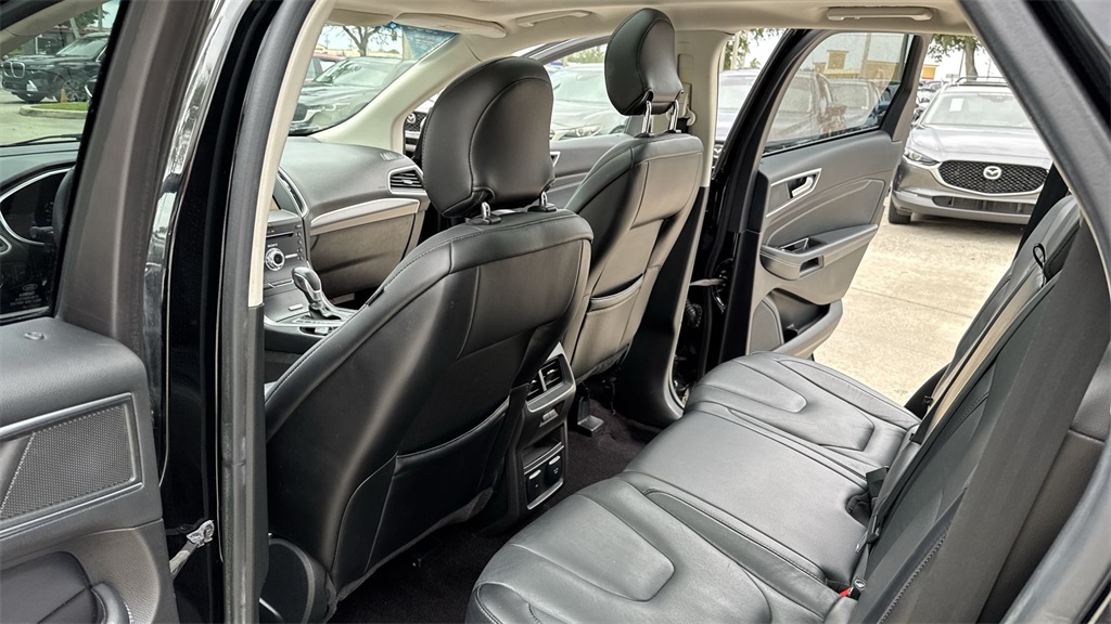2017 Ford Edge Titanium photo 33