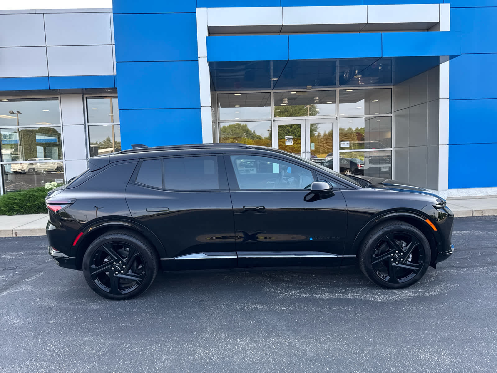 2024 Chevrolet Equinox EV 3RS photo 3