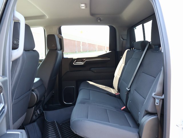2025 Chevrolet Silverado 1500 LT photo 17