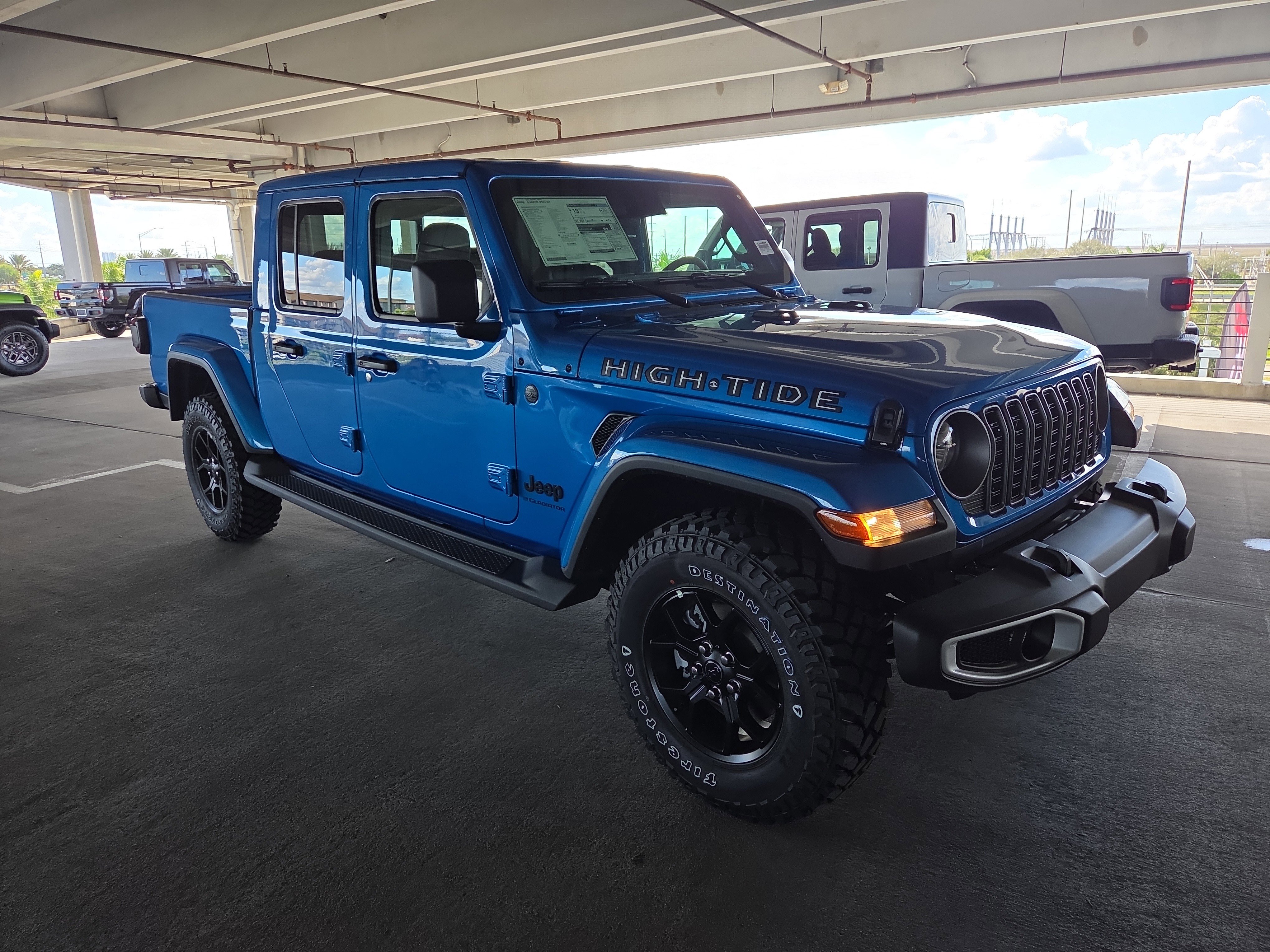 2025 Jeep Gladiator High Tide's photo