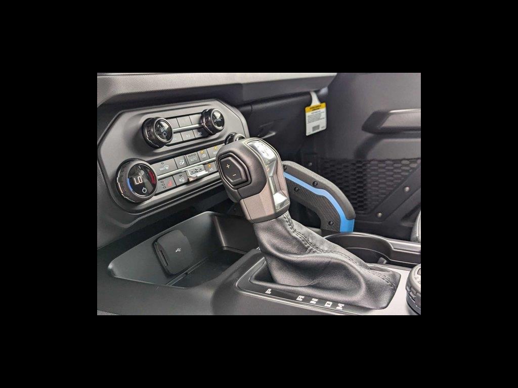 2024 Ford Bronco Black Diamond photo 13