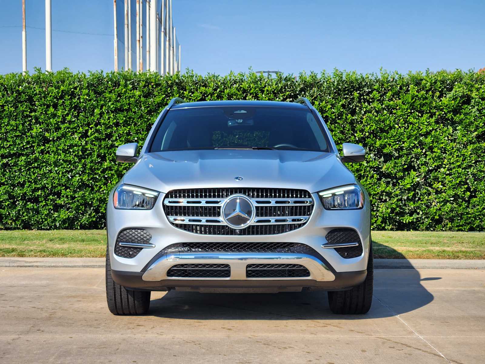 2025 Mercedes Benz GLE 350 4MATIC photo 3