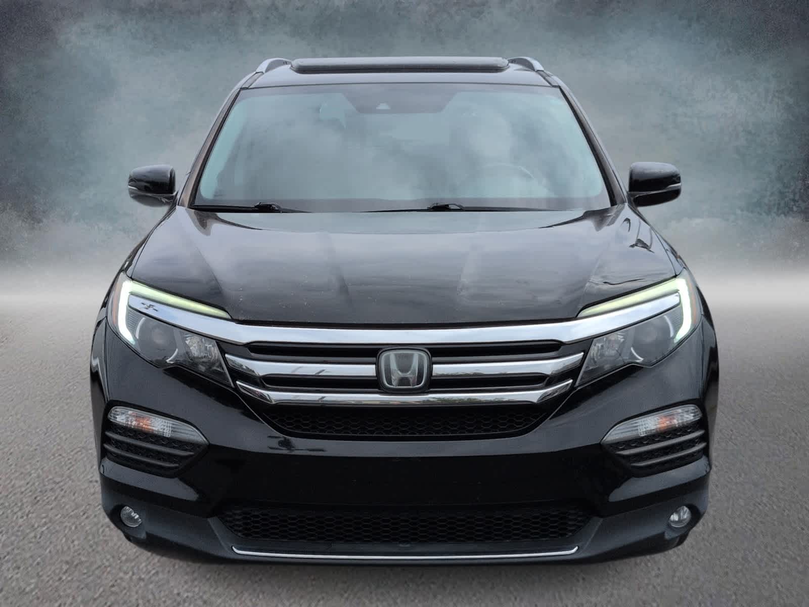 2017 Honda Pilot Touring photo 2