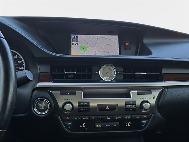 2014 Lexus ES 350 photo 18