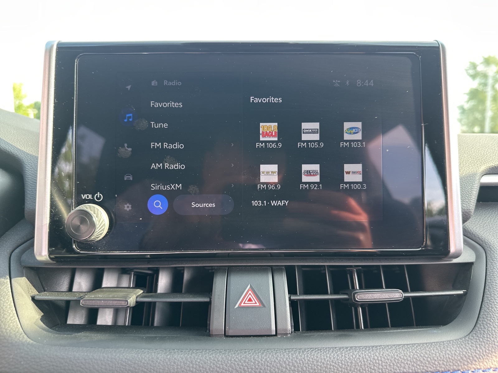 2023 Toyota RAV4 Hybrid SE photo 18
