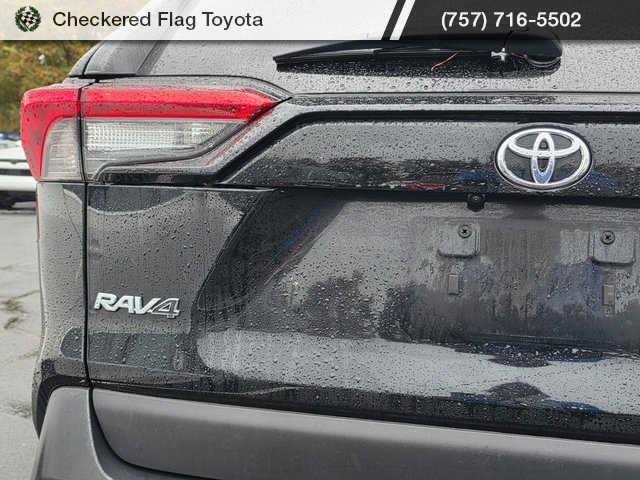 2023 Toyota RAV4 XLE photo 4