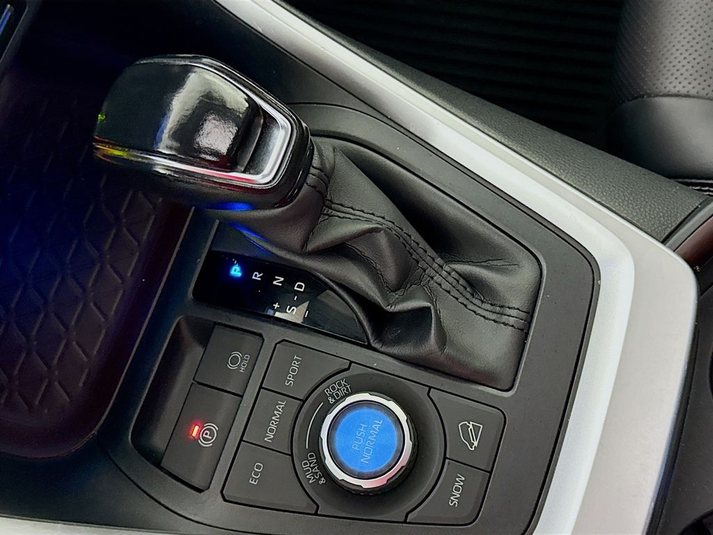 2021 Toyota RAV4 Limited photo 15