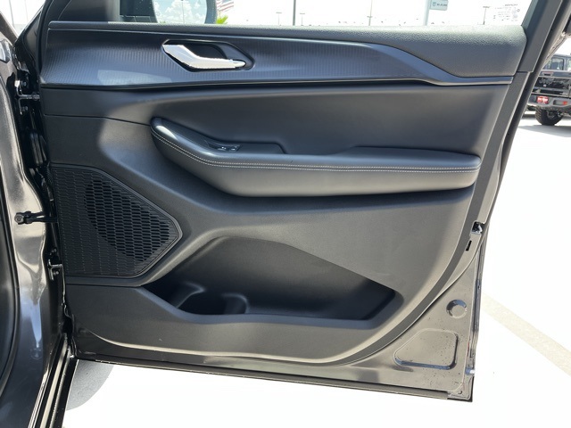 2025 Jeep Grand Cherokee Laredo X photo 21